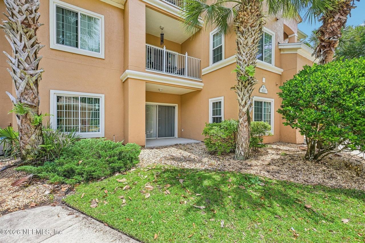 510 Florida Club Blvd #101 - Photo 4 of 43