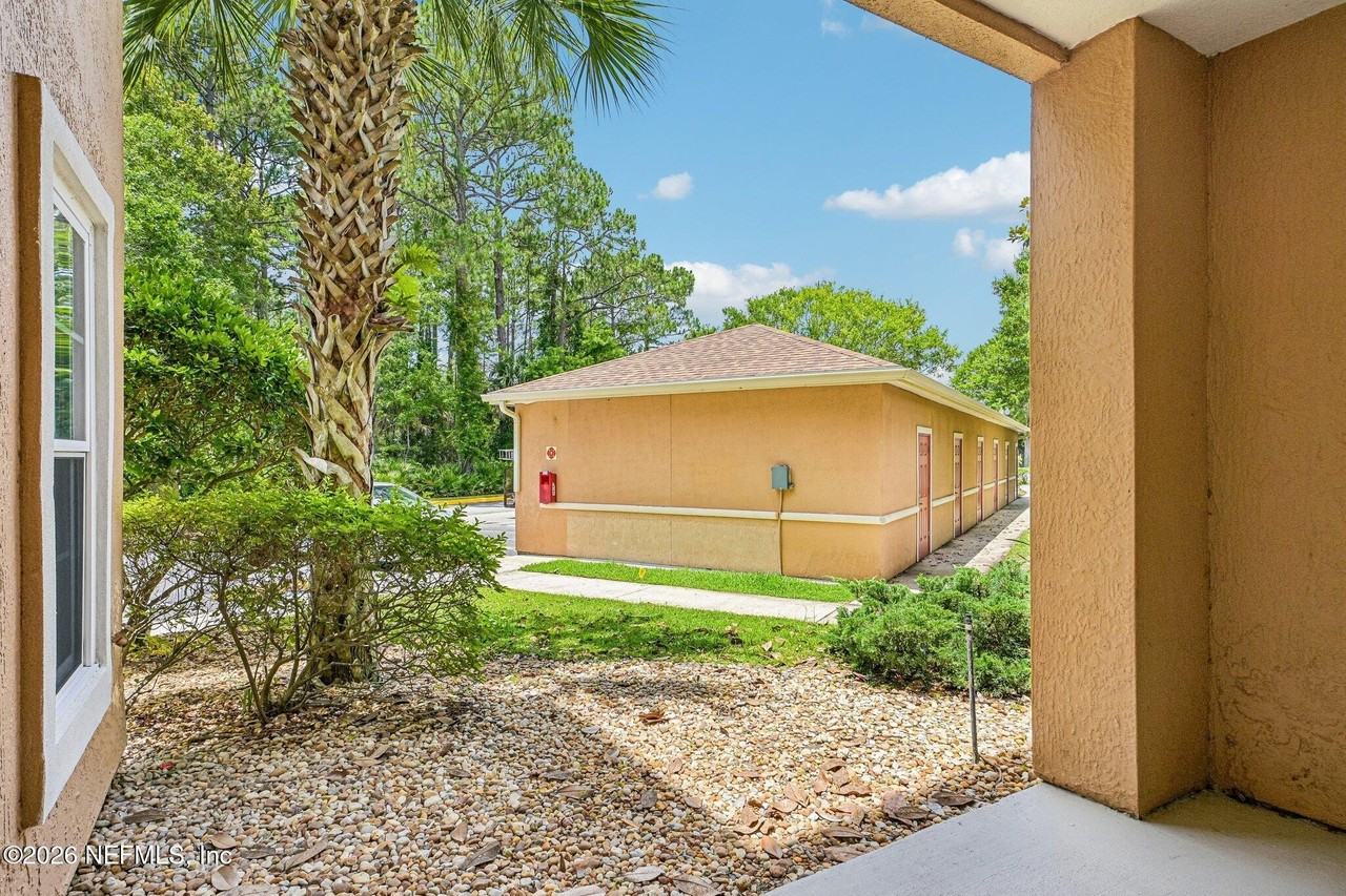 510 Florida Club Blvd #101 - Photo 7 of 43