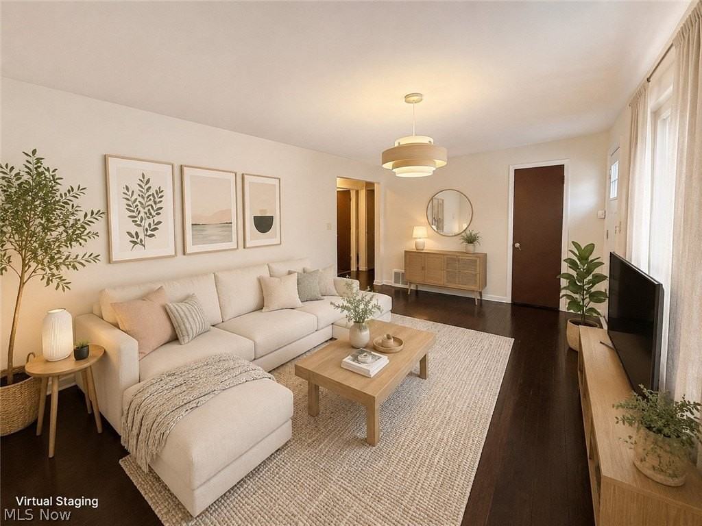 575 Noble Ave - Photo 4 of 30