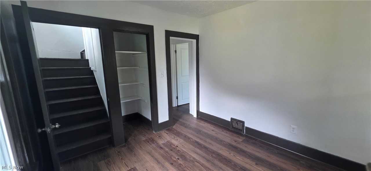 804 Work Dr - Photo 6 of 20