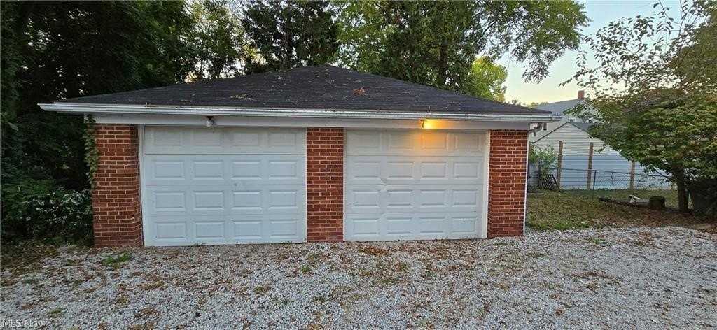 617 E Robinson Ave - Photo 4 of 13