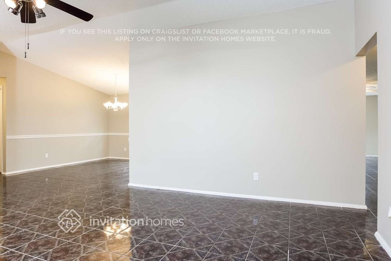 1040 Grandview Cir - Photo 3 of 14