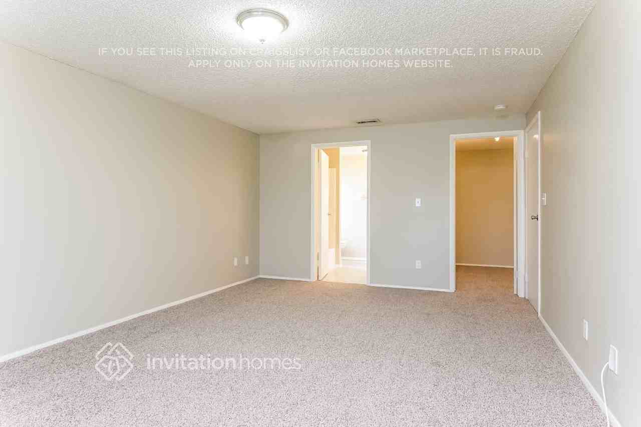 1040 Grandview Cir - Photo 6 of 14