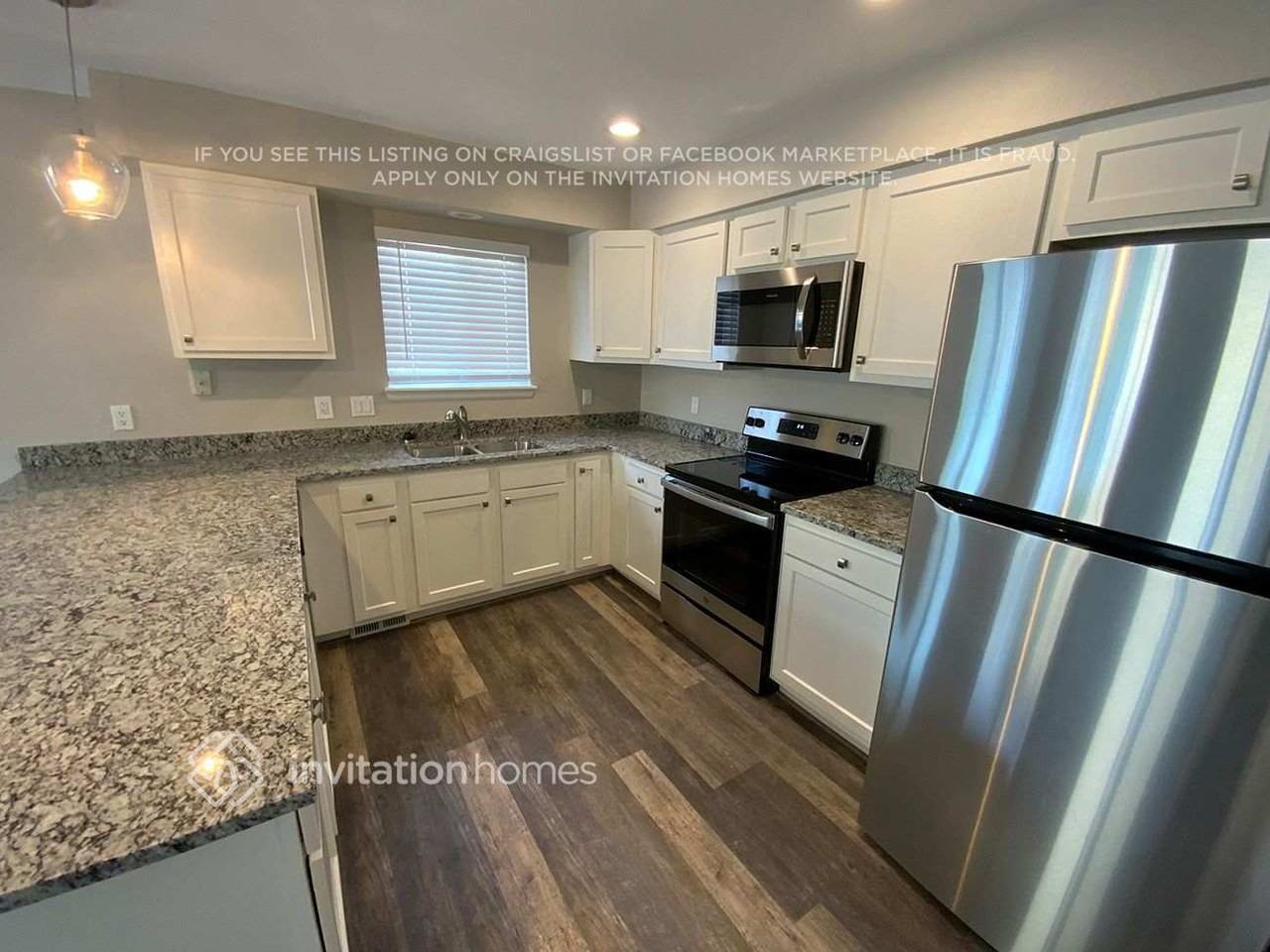 5558 S Ireland Way - Photo 3 of 11