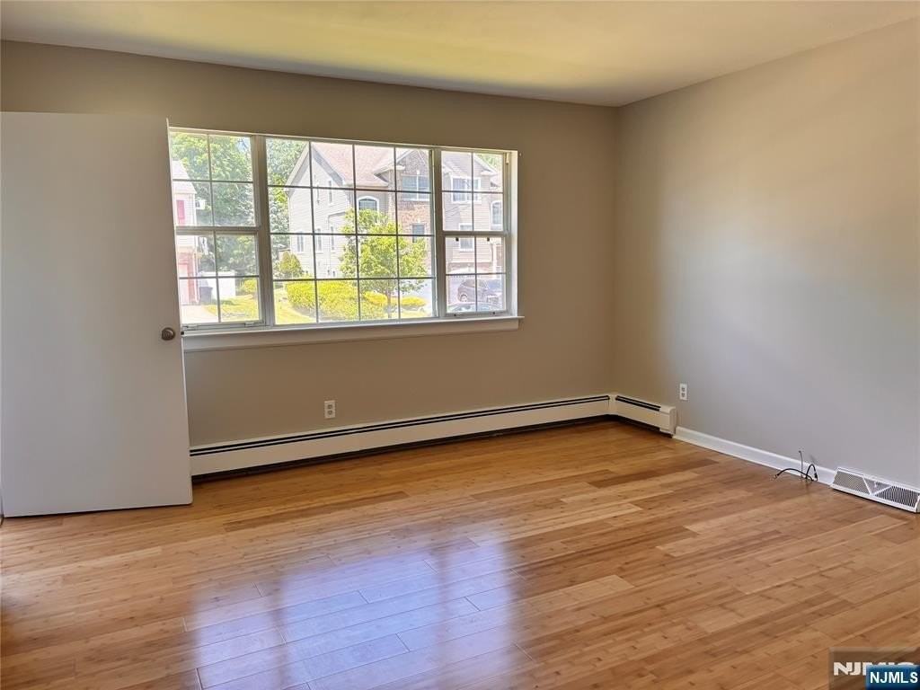 21 Wanamaker Ave #1stFL - Photo 2 of 13