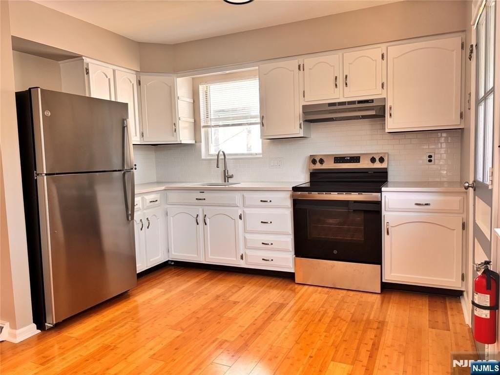 21 Wanamaker Ave #1stFL - Photo 3 of 13