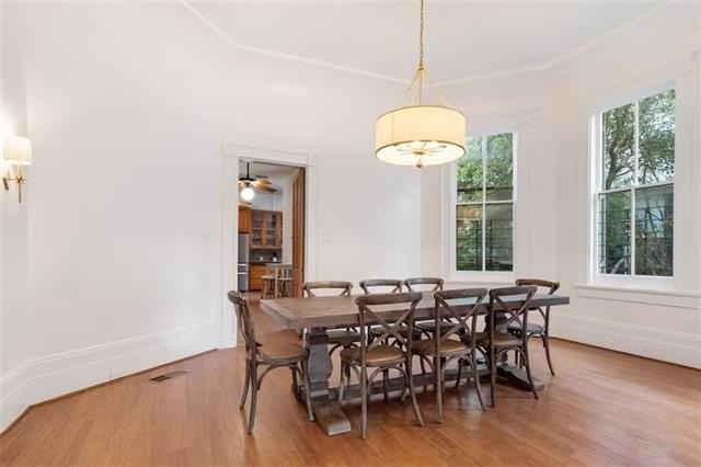 1711 Marengo St - Photo 5 of 19