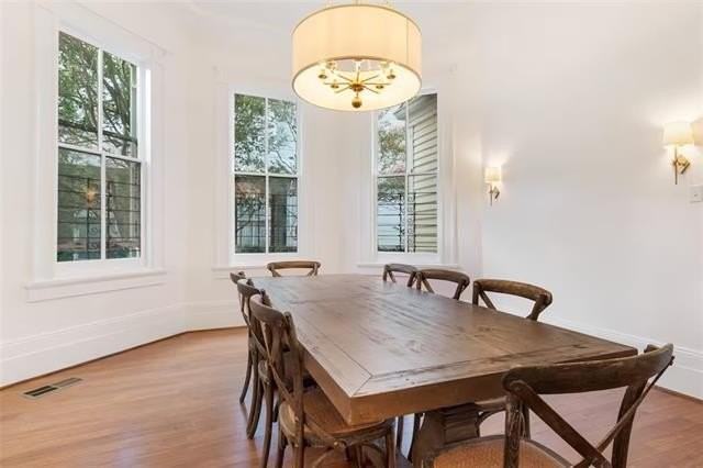 1711 Marengo St - Photo 6 of 19