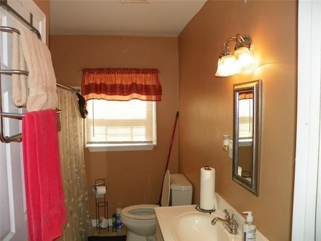 4745 Tulip St - Photo 4 of 10