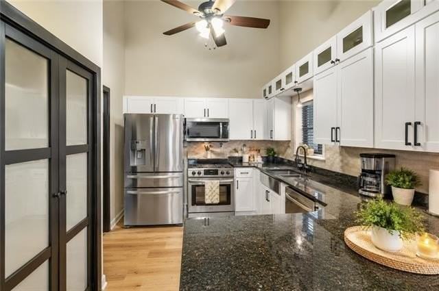 428 16th St - Photo 5 of 8