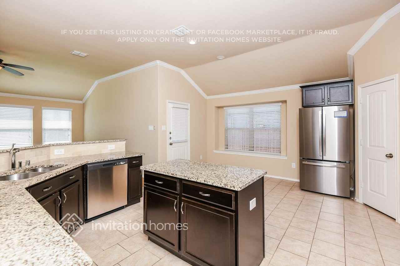 14320 Broomstick Rd - Photo 6 of 17