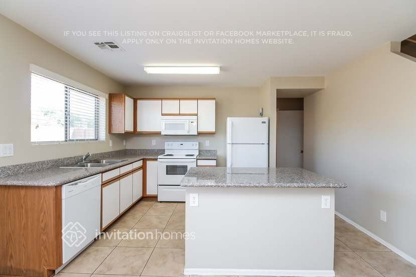 2066 E Spruce Dr - Photo 7 of 22