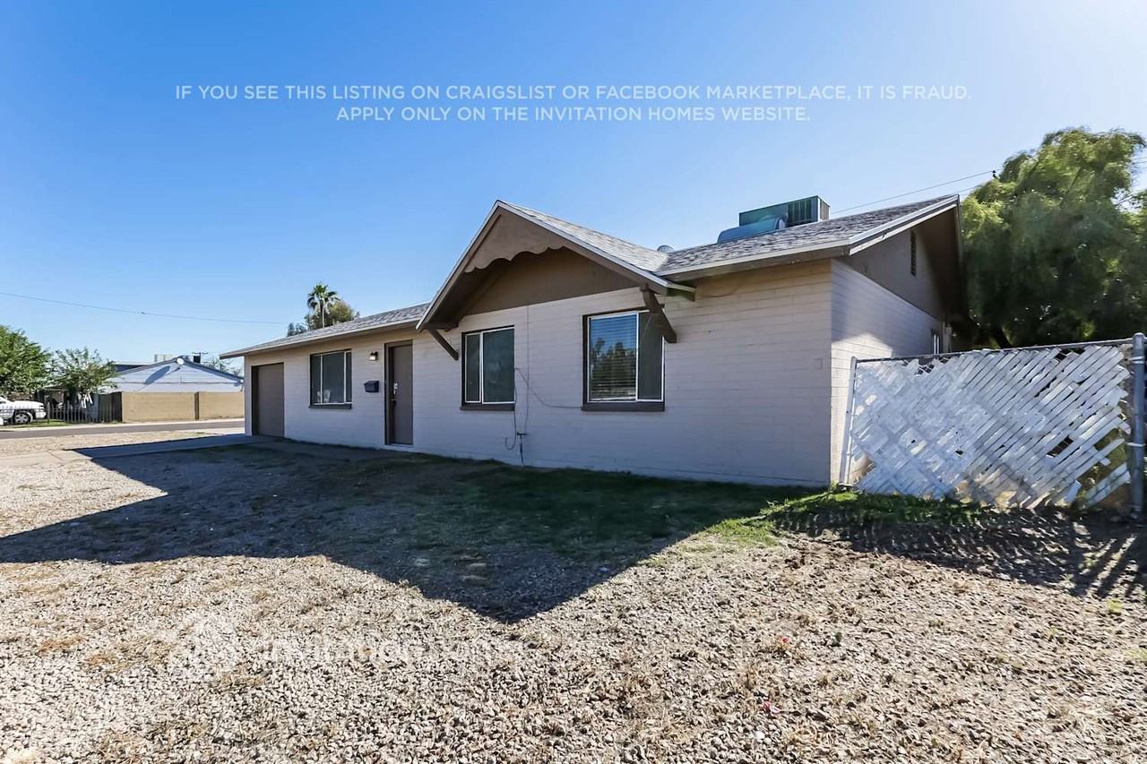 5611 N 65th Ave - Photo 2 of 19