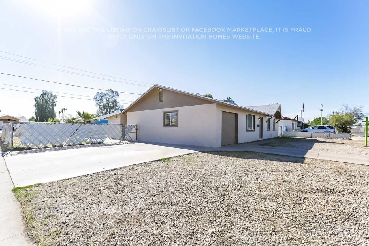 5611 N 65th Ave - Photo 3 of 19