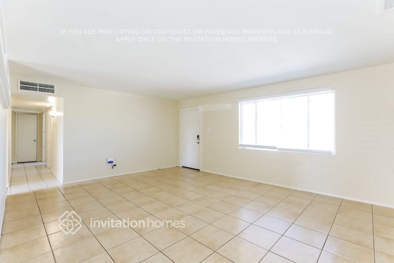 5611 N 65th Ave - Photo 4 of 19