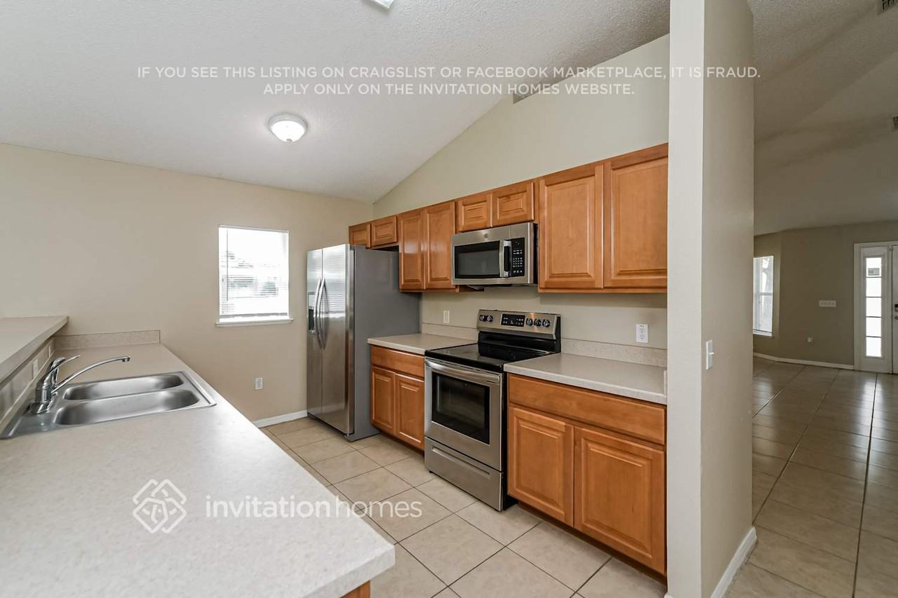 4860 Preserve Blvd - Photo 6 of 17