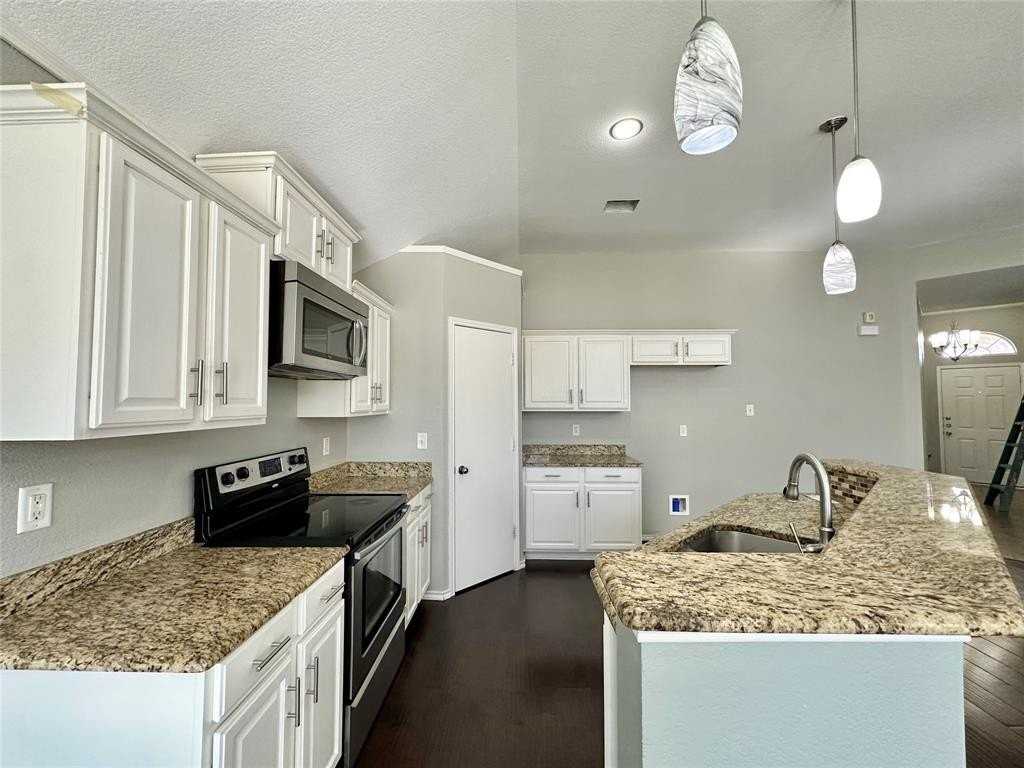6920 Misty Meadow Ln - Photo 5 of 22