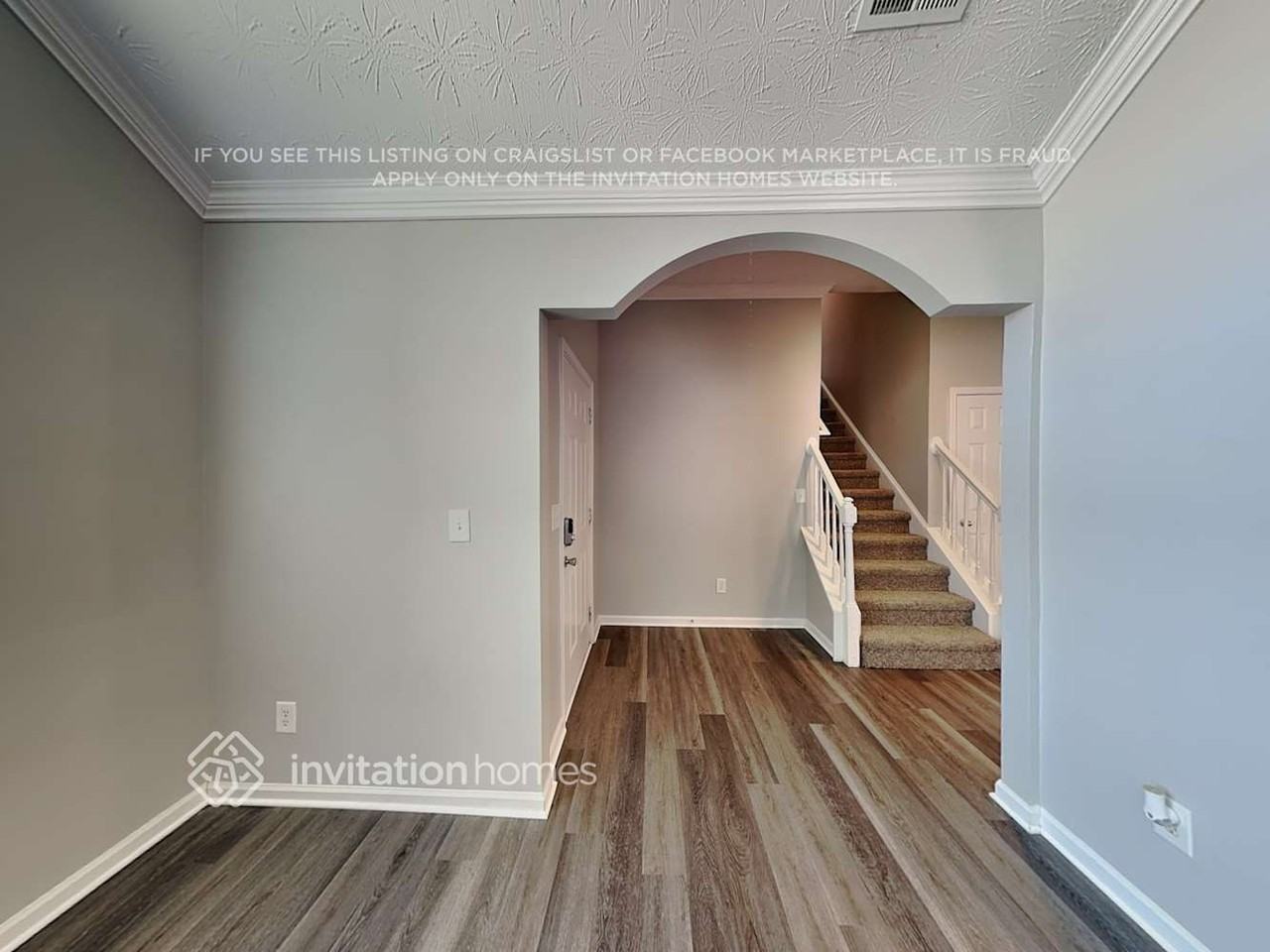 2625 Fairstone Ave - Photo 4 of 19
