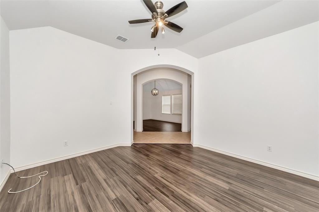 10209 Fossil Valley Dr - Photo 5 of 39