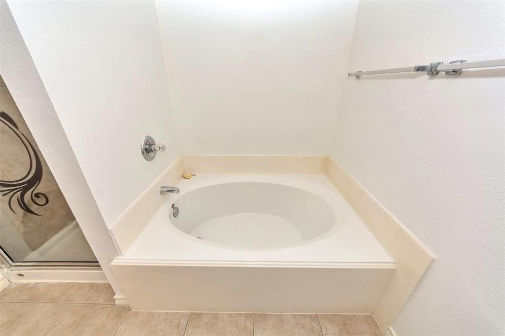 10209 Fossil Valley Dr - Photo 7 of 39