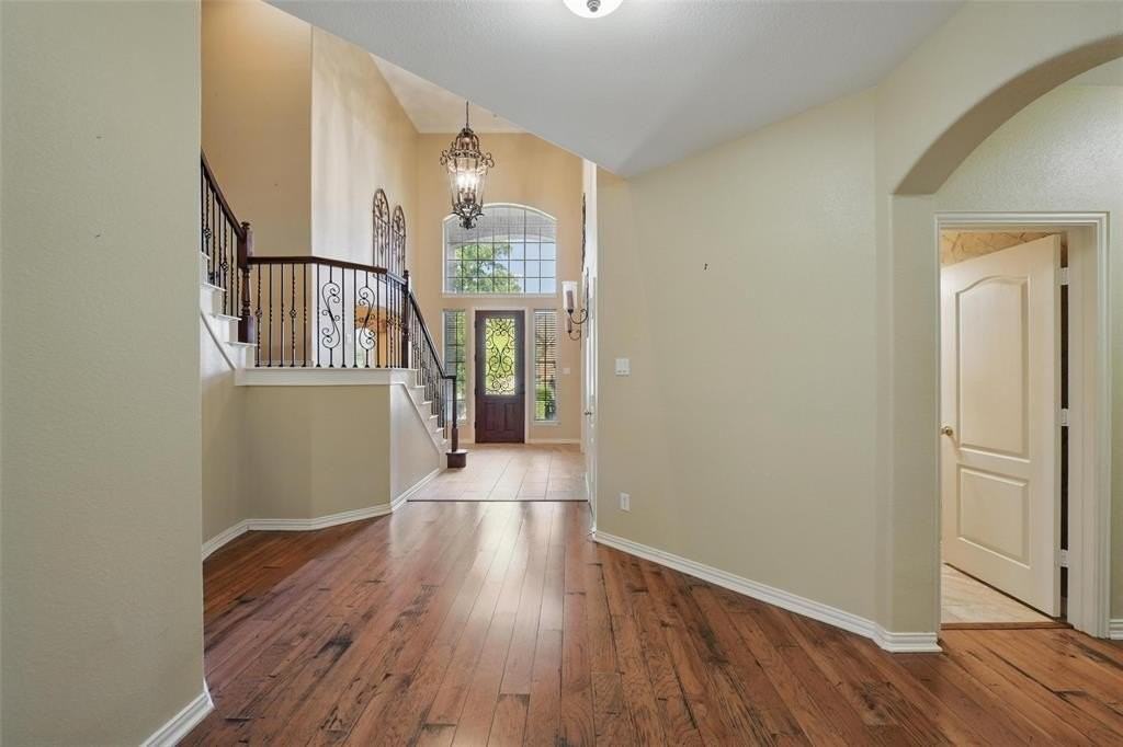 1805 Southwicke Dr - Photo 5 of 36
