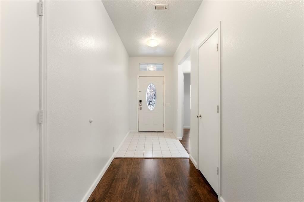 206 Shady Brook Dr - Photo 5 of 27