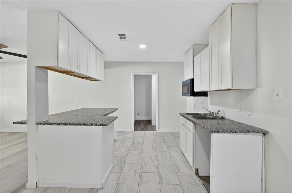 2117 Brookshire St - Photo 6 of 26