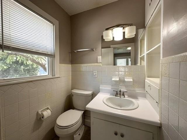 2403 Austin Ave - Photo 5 of 15