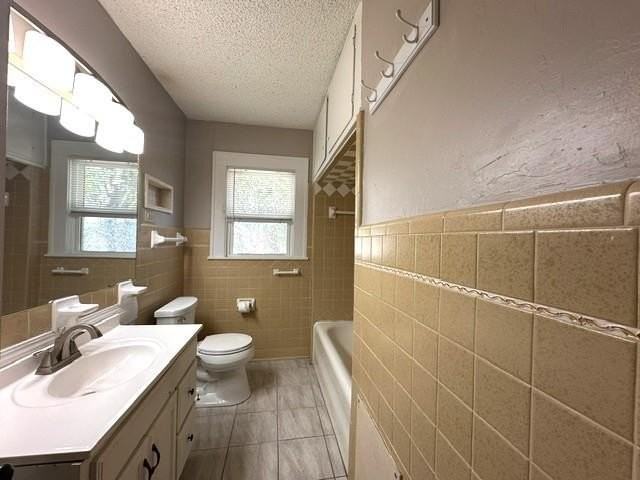 2403 Austin Ave - Photo 7 of 15