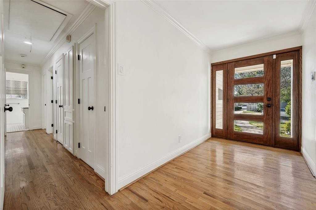 4321 Northview Ln - Photo 3 of 25