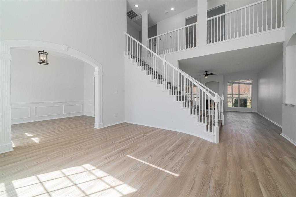 223 Briar Oak Dr - Photo 3 of 15