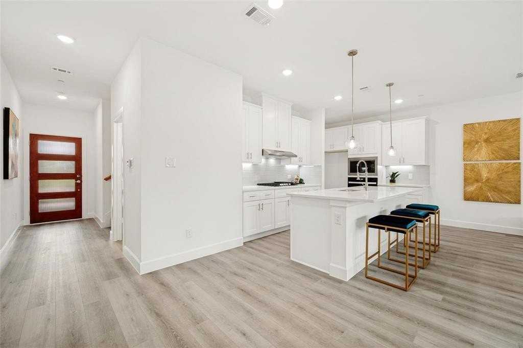 5609 Woodlands Dr - Photo 3 of 26
