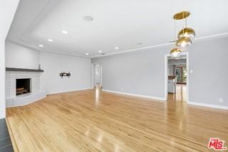 7424 W 81st St - Photo 3 of 8