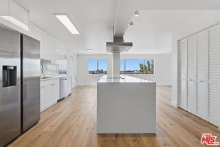 435 N Oakhurst Dr #905 - Photo 4 of 8