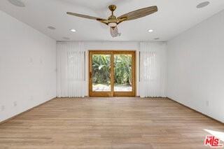 1138 1/2 N Poinsettia Pl - Photo 4 of 8