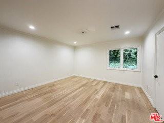 1094 Garden Ln - Photo 3 of 8