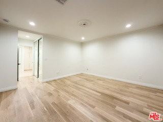 1094 Garden Ln - Photo 4 of 8