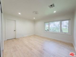 1094 Garden Ln - Photo 6 of 8