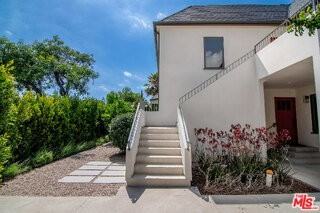 8021 Blackburn Ave #U - Photo 6 of 8