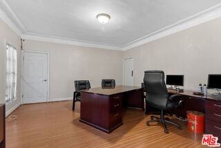 727 Crenshaw Blvd - Photo 3 of 7