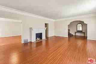 727 Crenshaw Blvd - Photo 4 of 7