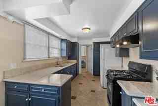 727 Crenshaw Blvd - Photo 6 of 7