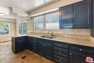 727 Crenshaw Blvd - Photo 7 of 7