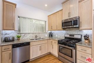 1407 W 2nd St - Photo 5 of 8