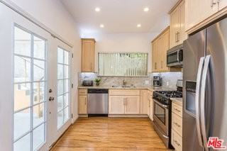 1407 W 2nd St - Photo 6 of 8