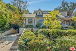 featured image of 3331 Bennett Dr