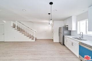 830 S Norton Ave - Photo 7 of 8