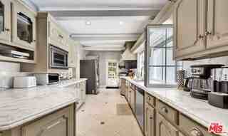 634 N Highland Ave - Photo 7 of 8