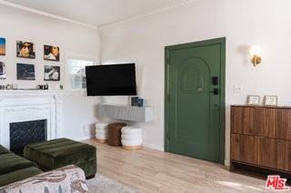 2209 N Gower St - Photo 6 of 8