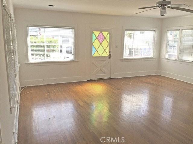 1085 Loma Dr - Photo 2 of 8
